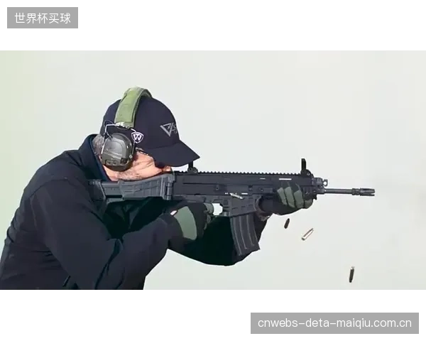 跑动能力是战术执行基础,捷克队中场覆盖面积有保障。 跑动能力是战术执行基础,捷克队中场覆盖面积有保障。